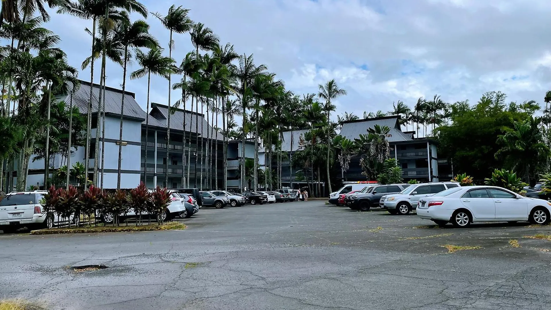 Studio In Hilo Center With Pool And Lake Views Apartamento
